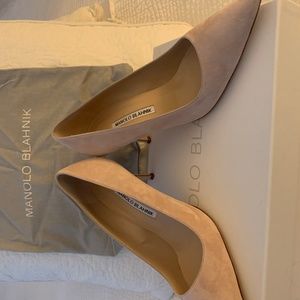 Manolo Blahnik Blush Suede pumps